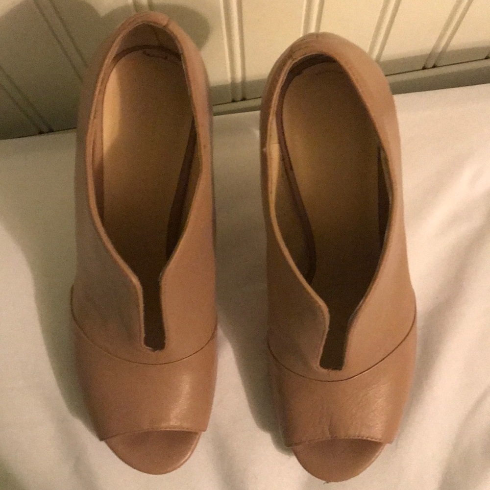 High Heels - Picture 4 of 4